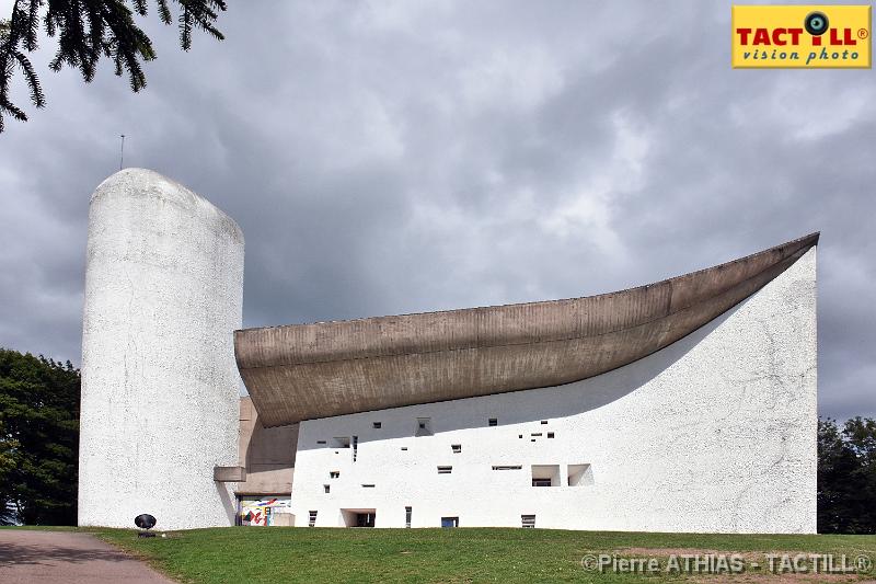 chapelle_ronchamp_20150906_D72_1066.JPG - Chapelle Notre-Dame-du-Haut1955, colline de BourlémontLe CorbusierRonchamp, Haute-Saône6 Septembre 2015