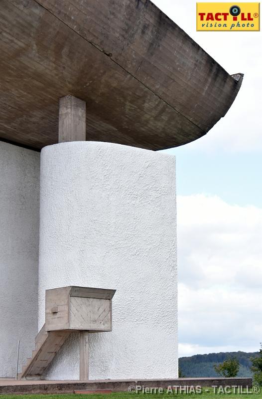 chapelle_ronchamp_20150906_D72_1074.JPG - Chapelle Notre-Dame-du-Haut1955, colline de BourlémontLe CorbusierRonchamp, Haute-Saône6 Septembre 2015