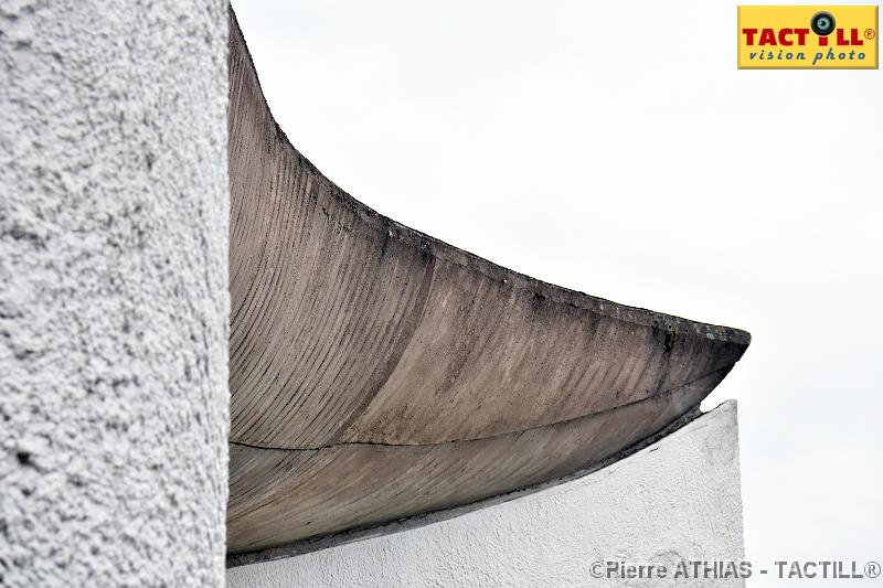 chapelle_ronchamp_20150906_D72_1145.JPG - Chapelle Notre-Dame-du-Haut1955, colline de BourlémontLe CorbusierRonchamp, Haute-Saône6 Septembre 2015